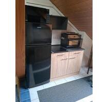 1 Zimmer-DG-Apartment, klimatisiert, neu renoviert, vollmöbliert, - Poppenhausen