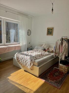 Foto - Helles großes WG-Zimmer in zentraler Lage (3er WG) ☀️