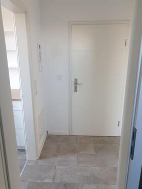 Foto - Renovierte Zweiraumwohnung mit eigenem Garten, Balkon und Einbauküche!