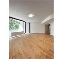 4 Zimmer Küche Bad - Erdgeschosswohnung in Homburg zu Vermieten