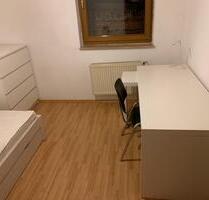 Apartment Zimmer Wohnraum - 315,00 EUR Kaltmiete, in Bad Staffelstein (PLZ: 96231)