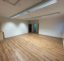 Studio für KosmetikBürofläche im Souterrain in Neutraubling