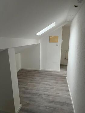 Foto - 1 Zimmer Dachgeschoßwohnung zur Miete in Kaiserslautern