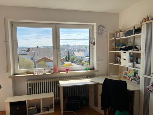Foto - Traumhafte 4-Zimmer-Wohnung mit Kamin, EBK & 1000 m² Gartenanteil