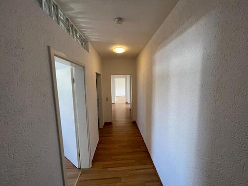 Foto - 4 Zimmer Wohnung zentral - 1.050,00&nbsp;EUR Kaltmiete, ca.&nbsp; 90,00&nbsp;m&sup2;