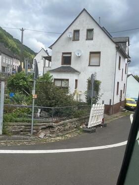Foto - Wohnhaus zu Verkaufen renovierungsbedürftig