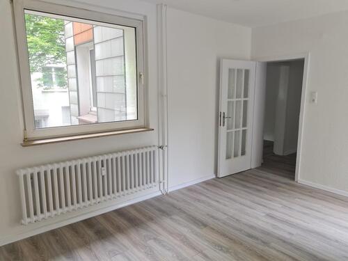 Foto - Renovierte 3-Zimmer-Wohnung mit Balkon zu vermieten! 1 Nettokaltmiete frei (2. Monat)