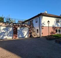 Einfamilienhaus mit Einliegerwohnung - Hessisch Oldendorf