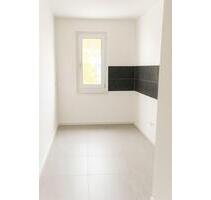 Erstbezug - helle 2-Raum Wohnung inkl. Stellplatz, EBK möglich - Neukieritzsch
