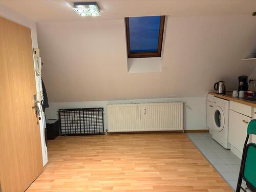 Foto - 1-Zimmer-Dachgeschosswohnung zu vermieten