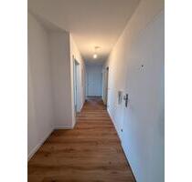 Hochwertig modernisierte 3-Zimmer-Wohnung m. Balkon u. Stellplatz - Ketsch