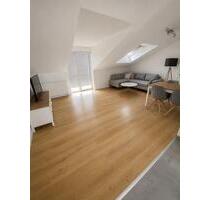 2,5 Zimmer im Dachgeschoss - 880,00&nbsp;EUR Kaltmiete, ca.&nbsp; 58,00&nbsp;m&sup2; in Niefern-Öschelbronn (PLZ: 75223)