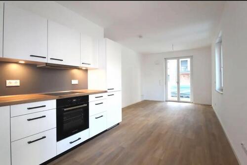 Foto - Schicke 2 Zimmer mit EBK und Terrasse in ruhiger Seitenstraße!