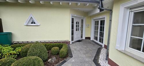 Foto - Helle 90m² EG NR Whg, 2,5 Zimmer, EBK und Gäste-WC zu vermieten