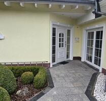 Helle 90m² EG NR Whg, 2,5 Zimmer, EBK und Gäste-WC zu vermieten - Hellenthal