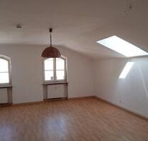 Helle 2-Zimmer-Dachgeschosswohnung mit Blick zur Burg - Burghausen
