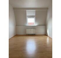 Attraktiver Wohnkomfort in frisch renovierter DG-Wohnung in Magdeburg!