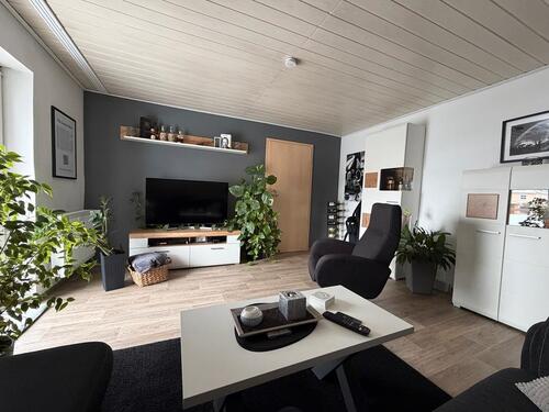 Foto - Möblierte 2-Zi-DG-Wohnung mit großem Balkon & Stellplatz