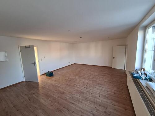 Foto - Gemütliche 2-Zi.-Whg., im 1. OG mit offener Küche, Bad mit Wanne, Dusche und Fenster