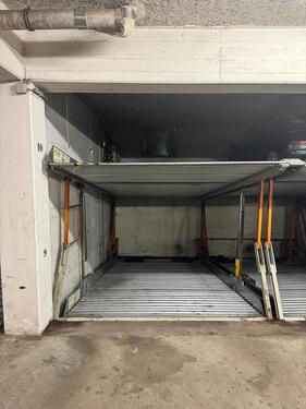 Foto - Tiefgaragen-Hubstellplatz (unten) für Mittelgroße PKW