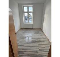 Großzügige, frisch renovierte 5-Zimmer-Wohnung mit Einbauküche - Mönchengladbach West