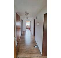 Dachgeschoßwohnung - 1.050,00&nbsp;EUR Kaltmiete, ca.&nbsp; 95,00&nbsp;m&sup2; in Hof (PLZ: 95032) Christiansreuth