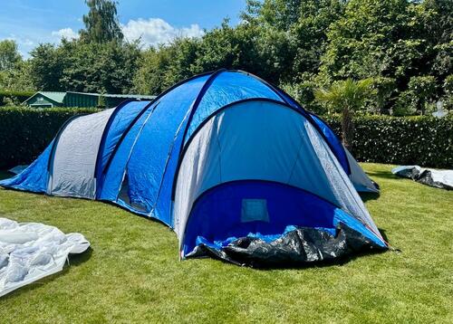 Foto - Großes Familienzelt für bis zu 12 Personen – Redstone Outdoors