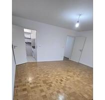 Helle 2-Zimmerwohnung in München-Solln – renoviert, m