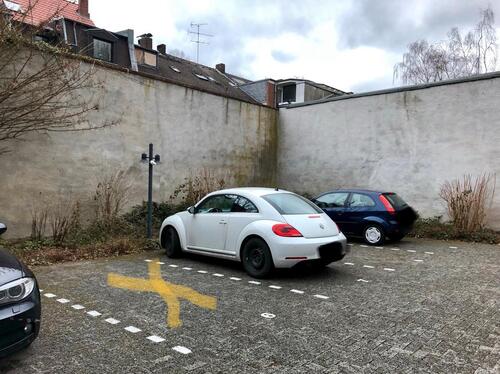 Foto - Moltkestraße - Stellplatz im abgeschlossenen Hof