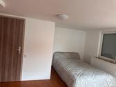 Foto - Ein Zimmer ist zu vermieten - 430,00&nbsp;EUR Kaltmiete, ca.&nbsp; 100,00&nbsp;m&sup2;&nbsp;Wohnfl&auml;che