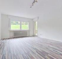 Endlich Raum für alle: Großzügige 4-Zimmer-Erdgeschosswohnung mit eigener Terrasse in Solingen