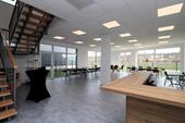 Foto - Bürogebäude mit hochwertiger Büroausstattung