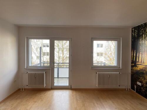 Foto - Kurzfristige Anmietung möglich - unrenovierte 2-Zimmer-Wohnung mit Duschbad