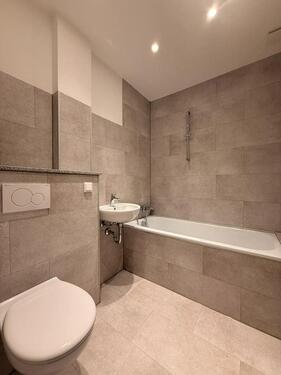 Foto - Frisch renovierte 3 Zimmer-Whg. mit zwei Balkonen als Erstbezug