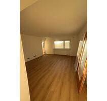 Kernsanierte 3 Zimmer Wohnung mit BalkonTiefgaragenstellplatz - Steinenbronn