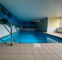 Moderne 3,5-Zimmer-Wohnung mit Balkon, Garage, Sauna & Schwimmbad - Flein