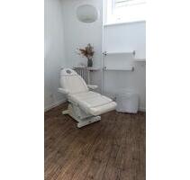Vermiete Räume im Friseursalon - 650,00 EUR Kaltmiete, in Hamburg (PLZ: 22041) Wandsbek
