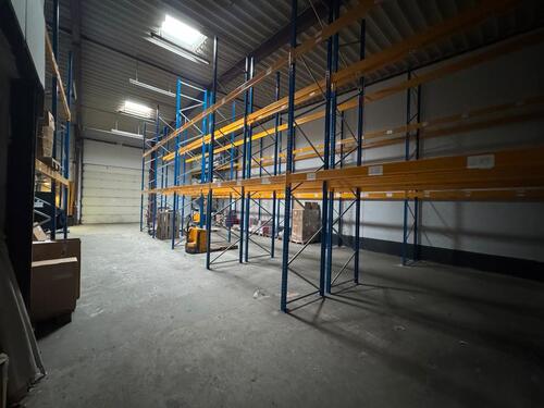 Foto - Lagerhalle Halle Lager Gewerbehalle Logistikhalle Produktion