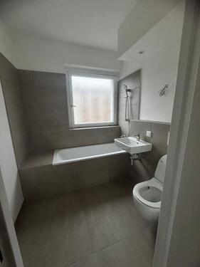 Foto - *FRISCH RENOVIERT + SOFORT VERFÜGBAR* 2-Raum Wohnung im 3. Obergeschoss