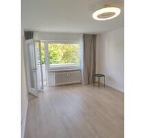 1-Zimmer Apartment mit Balkon, Einbauküche frisch renoviert - München Schwabing-Freimann