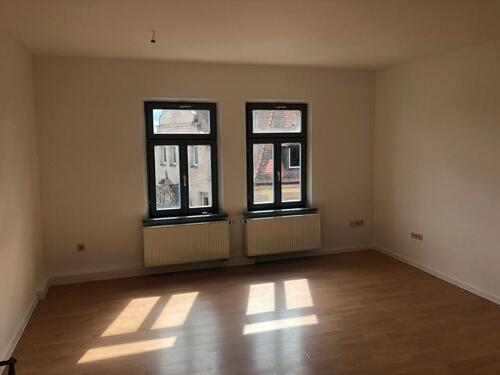 Foto - Ab 01.11.: Sanierte 5-Zi-Whg im DG, WG-geeignet, im Zentrum