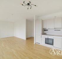 Offen geschnittene 2 Zimmer Wohnung mit ca. 62m² und EBK im Dachgeschoss in Berlin-Mitte!