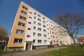 Foto - Große 7-Raumwohnung mit Balkon - 680,00 EUR Kaltmiete,