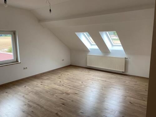 Foto - DG Wohnung - 450,00 EUR Kaltmiete,