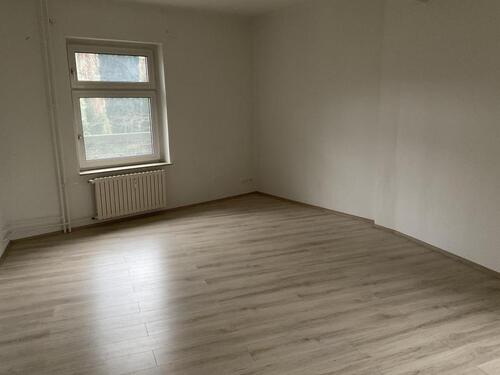 Foto - 3-Zimmerwohnung mit großem Bad - 589,00&nbsp;EUR Kaltmiete, ca.&nbsp; 79,56&nbsp;m&sup2;