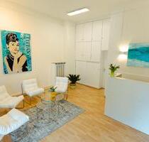 Arbeitsplatz für Nageldesignerin bei NU Aesthestics - Köln Lindenthal