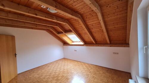 Foto - Charmante 3,5-Zimmer-Dachgeschosswohnung mit Kamin & gemeinschaft