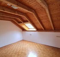 Charmante 3,5-Zimmer-Dachgeschosswohnung mit Kamin & gemeinschaft - Stockach