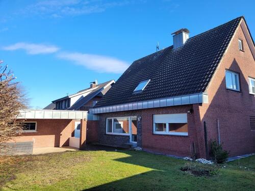 Foto - EG-Wohnung in 2-Familien-Haus mit Garten und Garage