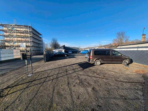 Foto - Autoplatz Kfz-Handel Fläche mit Büro – Warmmiete 1.200 €
